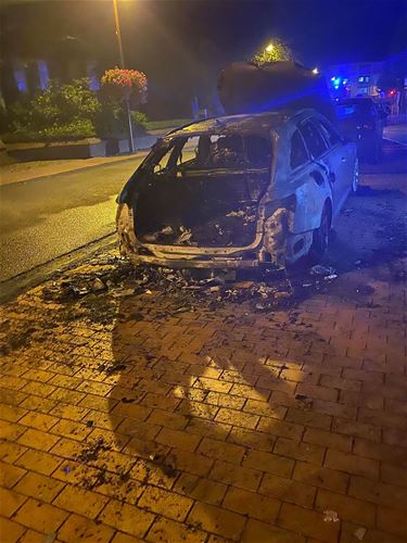 Auto uitgebrand in Stationsstraat - Pelt