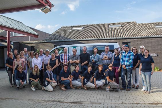 Busje voor De Brug-Opaal dankzij gulle sponsors - Beringen