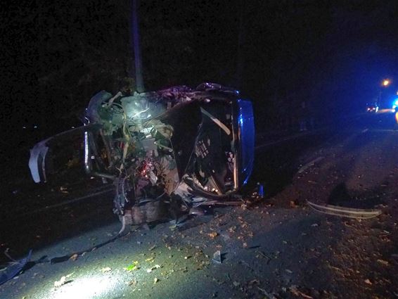 Autobestuurder verongelukt in Kleine Brogel - Peer