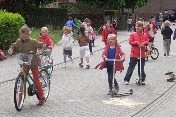 Autoluwe schooldag bij 'De Linde' - Overpelt