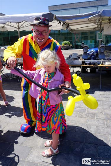 Ballonnenclown op de woensdagmarkt - Lommel