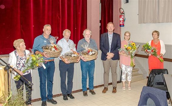 Barrier zet beheerraad in de bloemetjes - Lommel