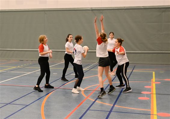 Basisscholen maken kennis met meerdere sporten - Lommel