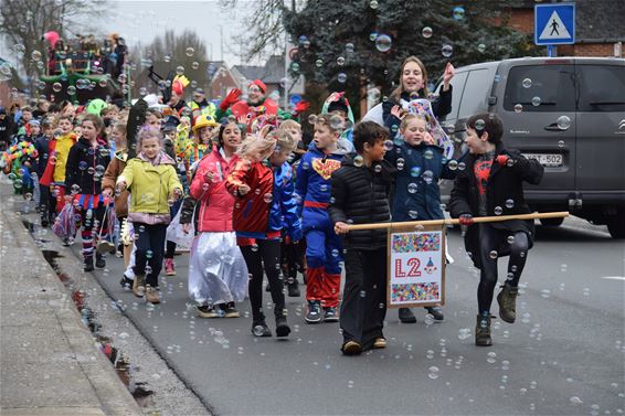Basisschool Helibel-Herent viert carnaval - Pelt