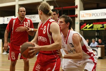 Basket: Lommels verlies tegen Antwerpen - Lommel
