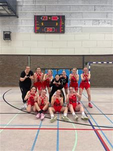 Basketmeisjes M16A verpletteren Hades Kiewit - Lommel