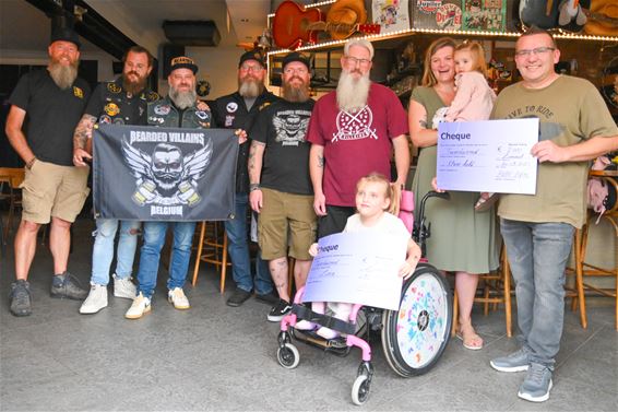 Bearded Villains schenken opbrengst LinaFest - Lommel