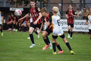 Beker van Pelt brengt jonge voetballers samen - Pelt