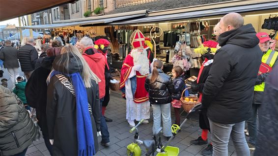 Berichtje van de Sint op de markt in Pelt - Pelt