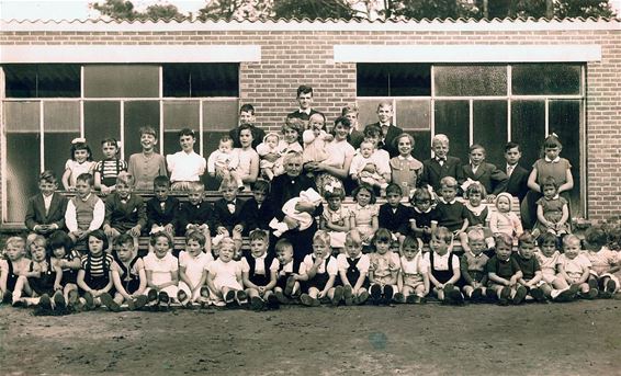 Beth Plas en haar 58 kleinkinderen - Hamont-Achel