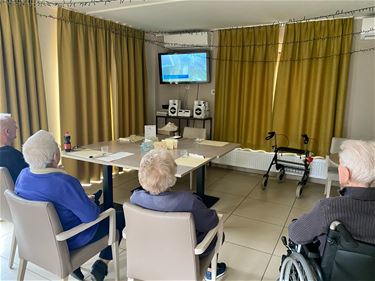 Bewoners Karen volgen werken brug - Beringen