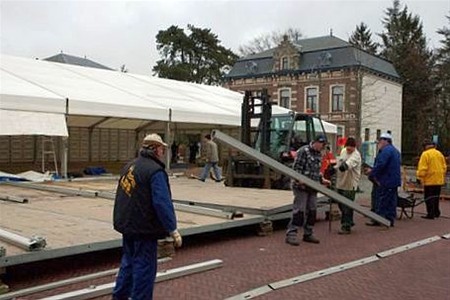 Bij carnaval hoort een tent - Neerpelt