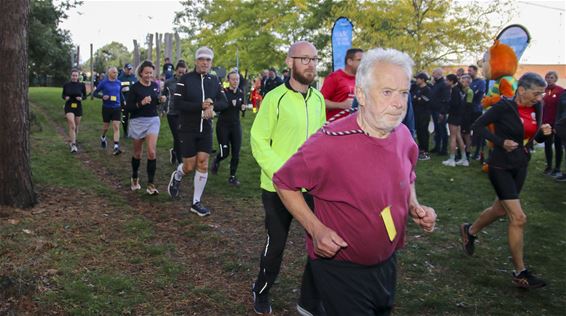 Bijna 300 lopers aan de start van Bosloop - Bocholt