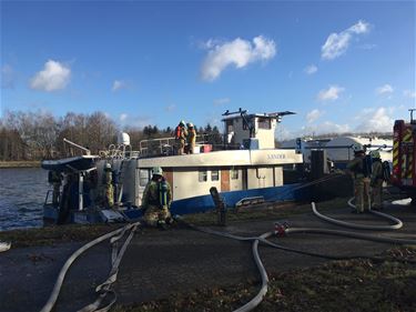Binnenvaart stilgelegd na brand op schip - Beringen