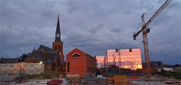 Blik op nieuwe stadhuis - Beringen