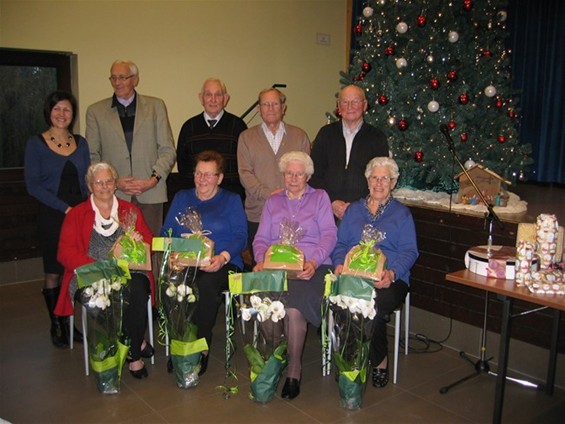 Bloemen voor de 80- en 90-jarigen bij OKRA - Peer