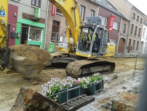 Bloemen voor de werkers - Peer