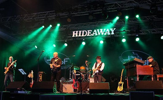 Blues Peer 'stevig' geopend - Peer