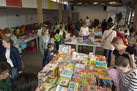 Boekenbeurs in De Buiteling Paal - Beringen