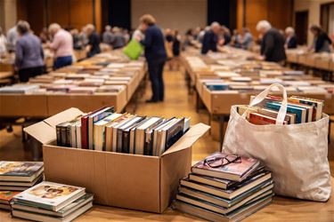 Boekenjacht in ’t Poorthuis: alles aan 1 euro - Peer