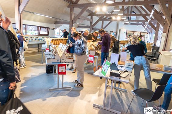 Boekenverkoop bib in een ander jasje - Lommel