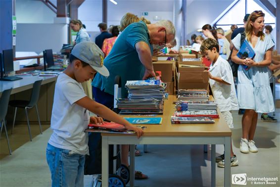 Boekenverkoop bib Lommel groot succes - Lommel