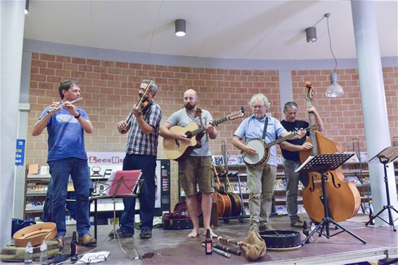 Bomvolle bibliotheek voor Botswing - Beringen