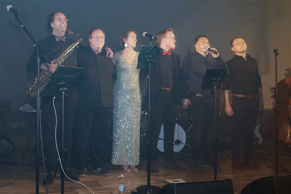 Bomvolle kerk voor kerstconcert in Heeserbergen - Lommel