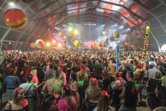 Bomvolle tent voor 'Flashback' festival - Lommel