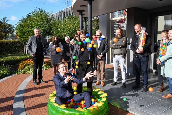 Boodschap met ballen tegen armoede - Beringen