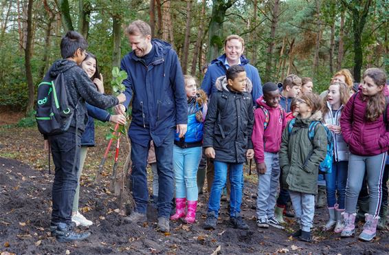 Boomplantactie tijdens 'Week van het Bos' - Lommel