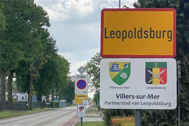 Borden verbroedering geplaatst - Leopoldsburg