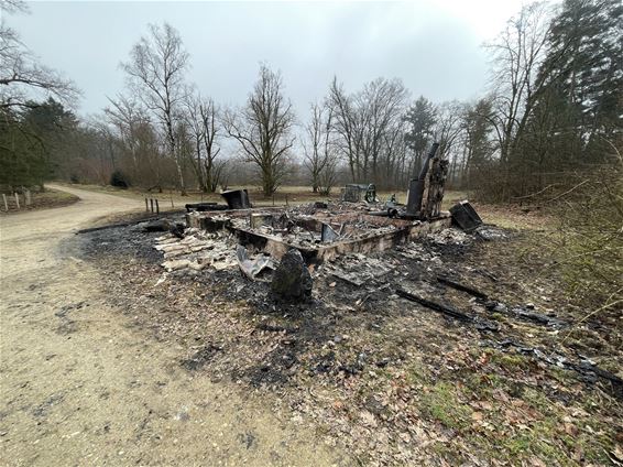 Bospaviljoen Pijnven volledig uitgebrand - Hechtel-Eksel