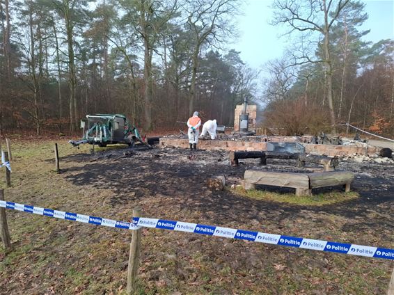 Brand bospaviljoen vermoedelijk aangestoken - Hechtel-Eksel