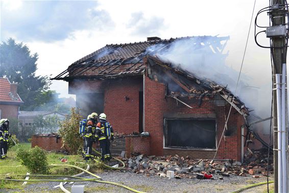 Brand vernielt huis in Koersel - Beringen
