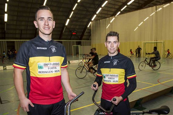 Brecht en Niels naar WK Cyclobal in Stuttgart - Beringen