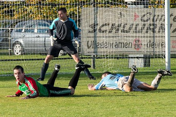 Bree klopt Esperanza - Neerpelt