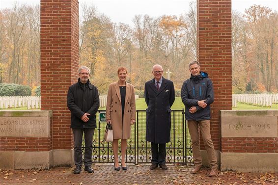 Britse delegatie bezocht militaire begraafplaats - Leopoldsburg