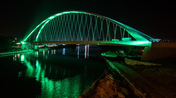 Brug in feestverlichting - Beringen