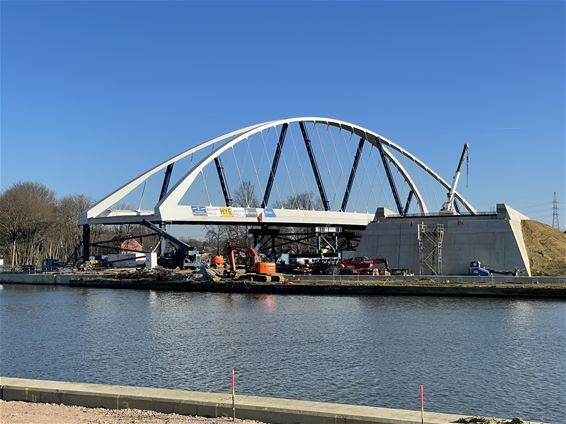 Brug klaar om geplaatst te worden - Beringen