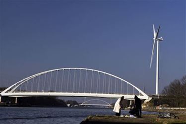 Brug Viversel eindelijk klaar