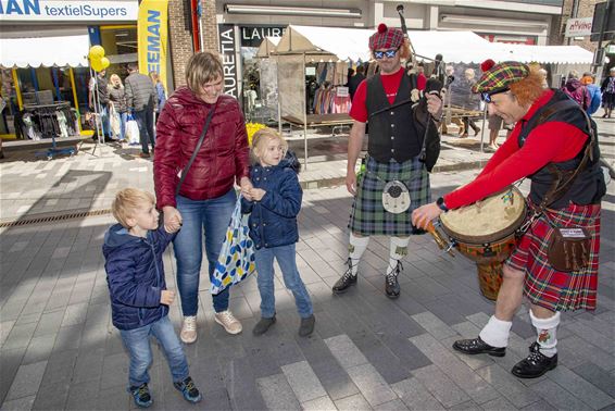 Bruisend Lommel presenteert de 'Lentedeals' - Lommel