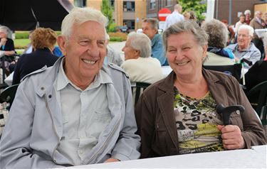 Buren gaan op de koffie bij Corsala - Beringen