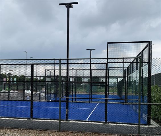 Buren ongerust over padelterreinen - Pelt