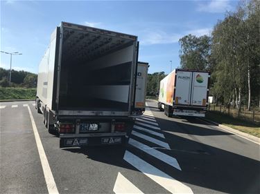 Burgemeesters dreigen snelwegparkings te sluiten - Beringen