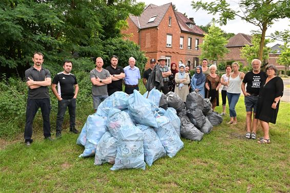 Buurt houdt protest tegen Houtpark warm - Beringen