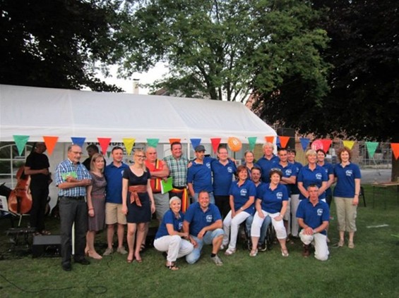 Al tien jaar buurtfeest aan 't Dorpsplein - Hechtel-Eksel