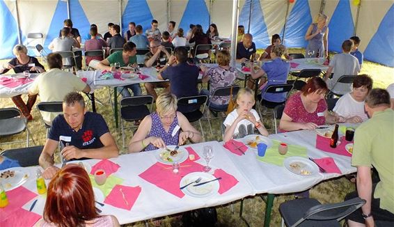 Buurtfeest wordt jaarlijkse traditie - Lommel