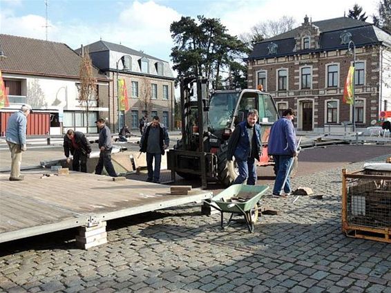 Carnaval Lille krijgt reuzentent - Neerpelt