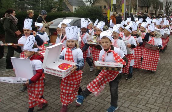 Carnavalsoptocht Balu in Lutlommel - Lommel